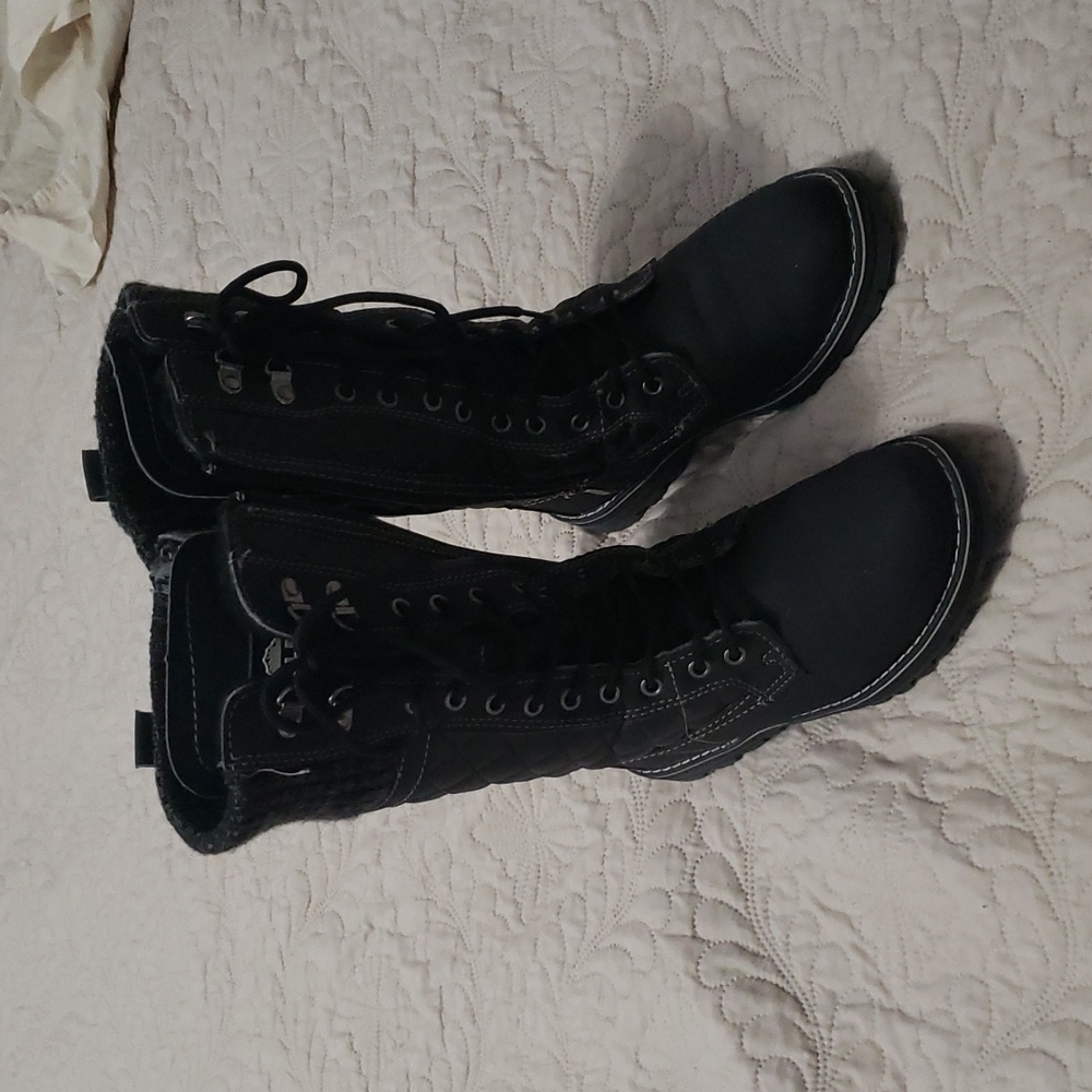 Snow boots just like NEW